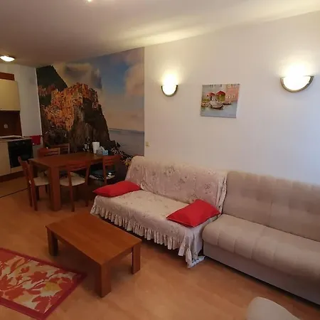 Apartament In Cu Piscina La Bg شقة بالشيك
