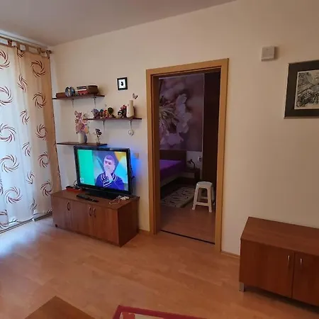 Apartament In Cu Piscina La Bg شقة بالشيك
