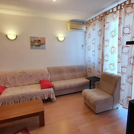 Apartament In Cu Piscina La Bg *