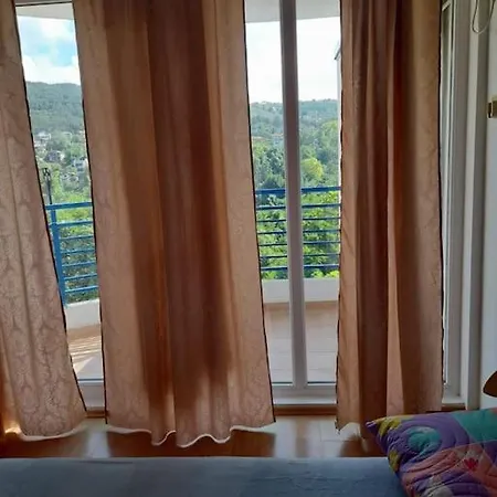 Apartament In Cu Piscina La Bg شقة بالشيك